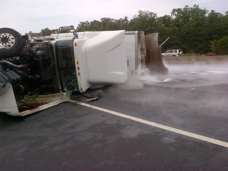 Semi Truck Hauling Dry Ice Crashes on I-95 in Virginia